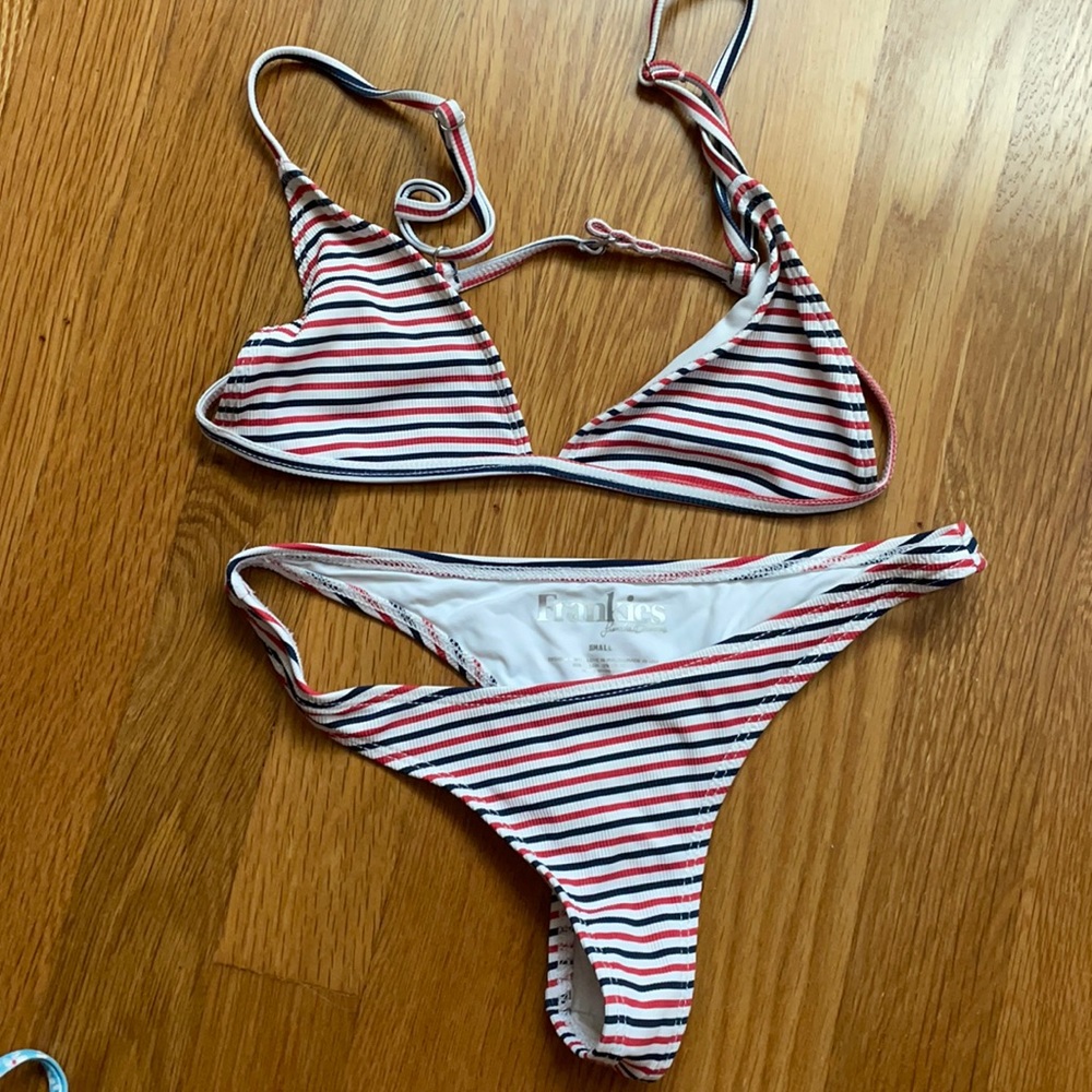 Frankies bikini set